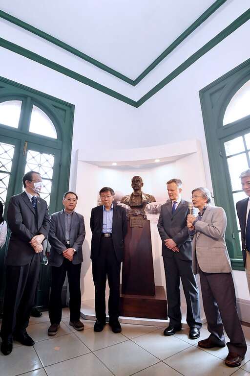 Restored Bronze Bust of William Burton Unveiled at Taipei Water Park