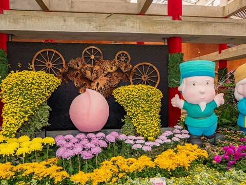 菊展邀來桃太郎 最強造型菊營造濃濃東瀛風