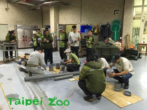 保育員DIY玩具〜動物喜獲聖誕禮物