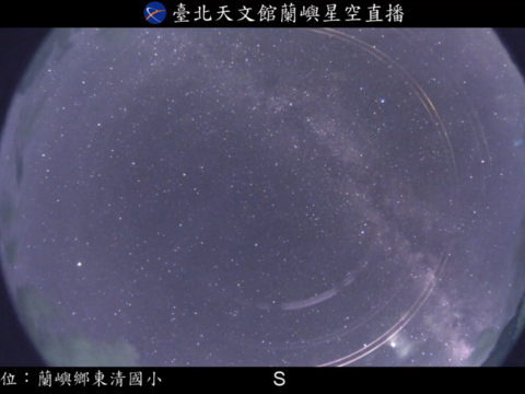夏日流星雨季来了，宝瓶座δ南群、英仙座流星雨陆续登场！