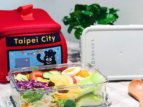 BRAVO BAG 萬用收納包  熊讚 X 樂扣樂扣純淨抗菌保鮮盒，以綠色精神輕巧暢遊Taipei City吧！
