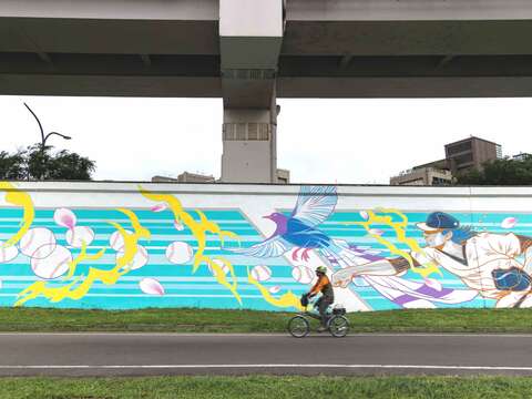 北市藝術家彩繪堤壁 面積超過1800坪 隱藏版驚喜是「牠」！