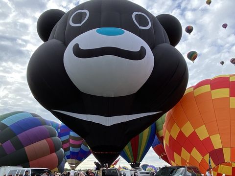 臺北熊讚熱氣球首次躍上國際 參加世界最大熱氣球節  與全球600顆熱氣球一同翱翔天空 宣傳2023台灣燈會在台北