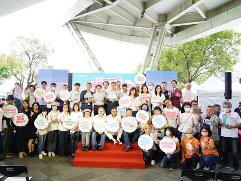 Mayor Announces the Start of the 2022 Shopping District Carnival