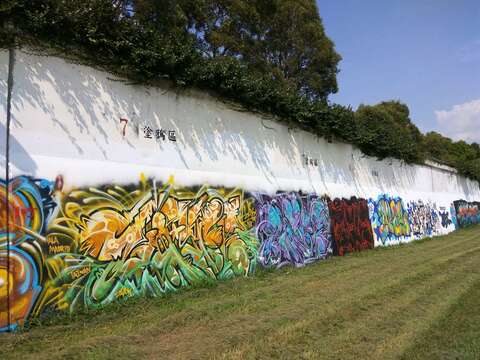 不怕你來畫！北市河濱7處塗鴉牆刷白 即日起開放