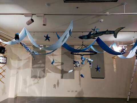 臺北客家書院舉辦藍染師生展，「初心‧緣色」展現客家藍染之美