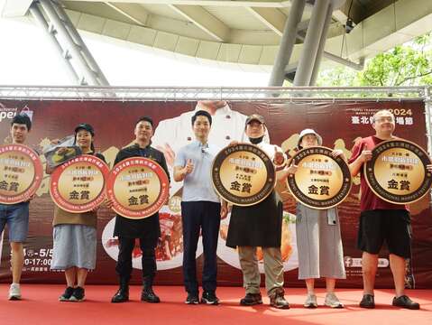 出席传统市场节 蒋万安：持续推动「市集精进计画」，积极辅导传统市场转型