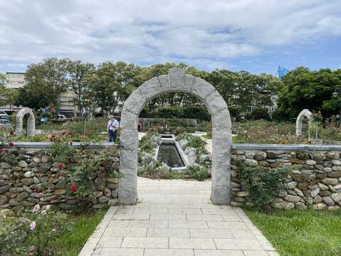 玫瑰园夏季百花宴 赏花、赏树一站式满足