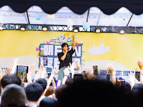 今夏最潮音乐派对「混东区潮FUN夏日趴」华丽登场！ 超人气歌手、知名美食餐车、百间特店消费抽东京机票 邀您一起来开趴！