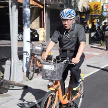 Mayor Inspects Bicycle Lanes in Zhongshan District