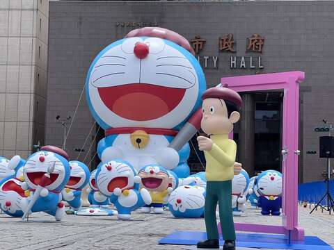 12개 행정구역에 설치된 어디로든 문 X 시정부 앞에 나타난 12미터 도라에몽, 타이베이와 글로벌 지식재산이 손을 잡고 새로운 관광스팟 조성