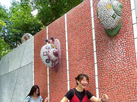 心中山线形公园夏日市集登场！台北捷运会员独享限量点数及好礼 「天生我材必有用」迷途蜗牛归队 线形公园公共艺术也有心灵鸡汤！
