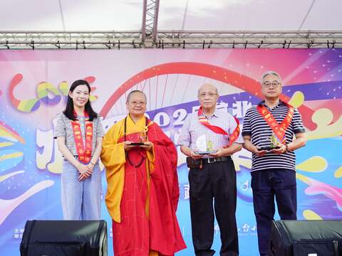 台北水舞嘉年华「佛光山三好艺蔬节」 祈福花莲传递平安祝愿