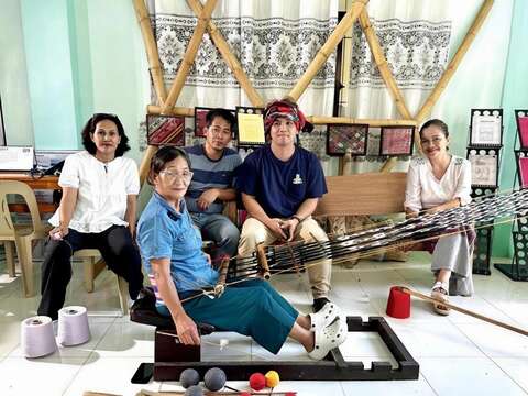 凯达格兰文化馆国际文化交流活动 台湾泰雅族与菲律宾伊富高族织者交流-以织品对话文化传承与创新