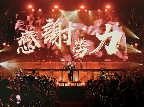 676封面