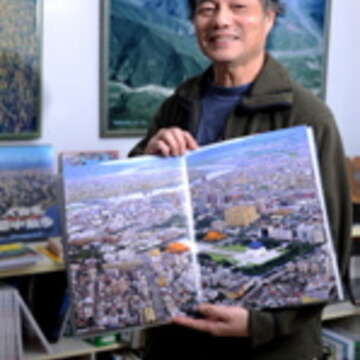 陳敏明出版多本專書，受到國內外讀者喜愛。（攝影／吳金石）