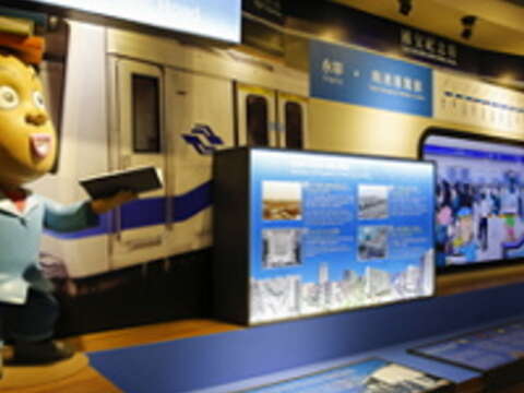 「臺北大街風情」展出的忠孝東路景點介紹影片,由此可觀察城市脈動。(攝影/楊智仁)