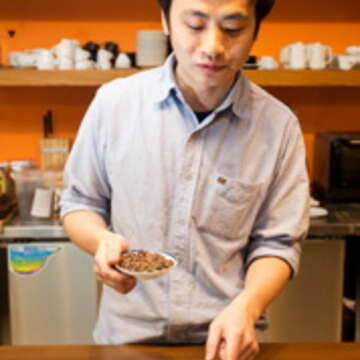 由咖啡豆的顏色深淺可以看出烘焙度。（攝影／楊志雄）