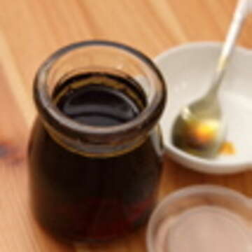 焦糖漿可用來搭配布丁、冰淇淋等甜點。(圖/葛晶瑩提供)