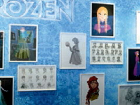 這次特展可以看到深受大小朋友喜愛的《冰雪奇緣》人物圖畫展示。(吳金石攝)