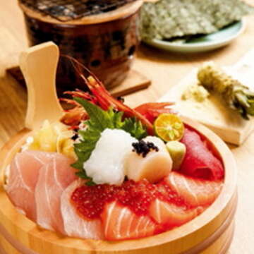 春天海鮮丼（楊智仁攝）
