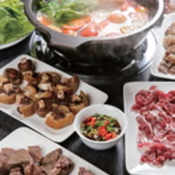 招牌牛肉火鍋是人氣必點。(攝影/楊智仁)