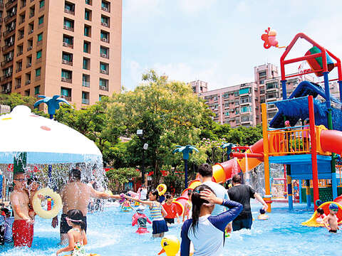 台北親水節開跑，趁暑假到自來水博物館玩水再適合不過。（圖／台北自來水處提供）