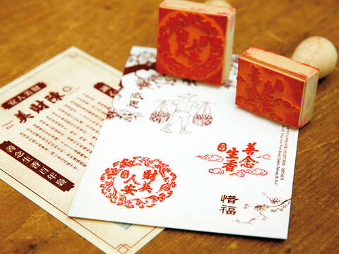 百年香品老鋪陳財美如今也發展出文創商品,小印章十分可愛,受觀光客喜愛。(攝影/吳家宇)