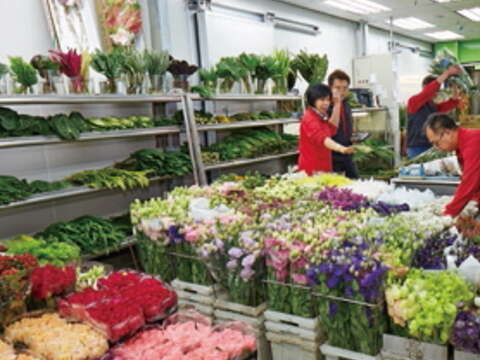 來台北花市拈花惹草。（王能佑攝）