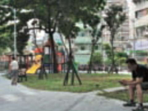 經景觀改造的瑠公圳公園，在安全性和整體質感都提升了。（郭鳳孝攝）