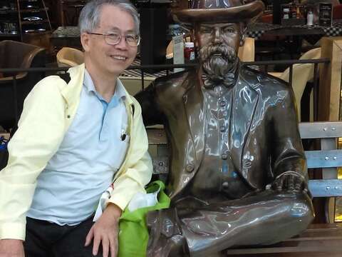 71歲阿伯背包客-文橋印刷文具有限公司 劉明哲負責人