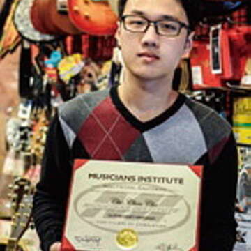 朱其辰成功申請免息貸款，赴美攻下吉他演奏及維修證照。