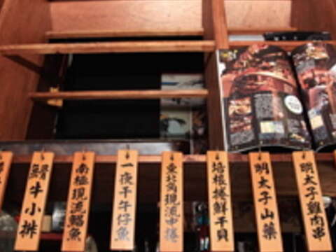 邱志城利用創業貸款充實店內設備,讓食物更美味,店面也更有人氣。(王能佑攝)