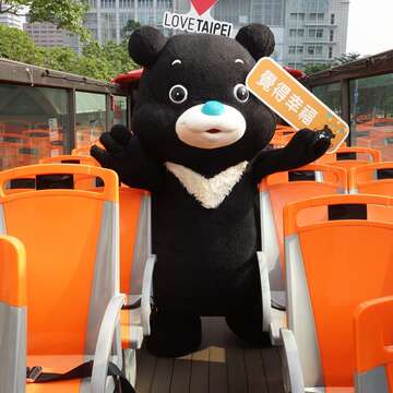 熊讚邀請大家一起來搭乘熊讚專車，體驗不同的臺北.JPG