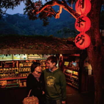來貓空品茗閒聊不只年輕人愛，也適合全家共遊。（攝影／廖碩文）