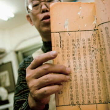 紙類修復師吳哲叡 潛心修書留住原始紙張之美（攝影／顏涵正）