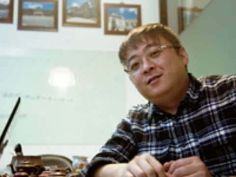 古蹟醫生林大緯不但修整老房子，也為老房子寫故事。（顏涵正攝）