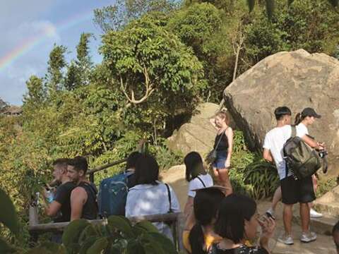 TAIPEI AUTUMN 2018 Vol.13 A Peaceful Heaven Hidden Behind Six Boulders Xiangshan Hiking Trail