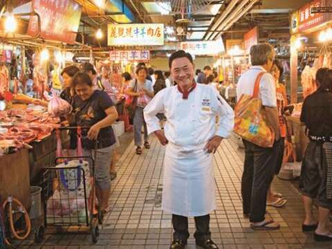 TAIPEI 秋季号 2018 Vol.13 阿基師─ 北投市場は名料理人の道場