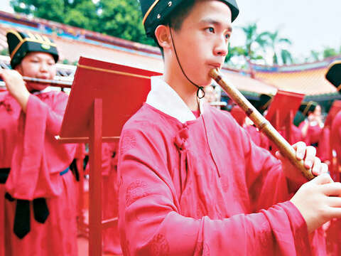 祭孔大典的樂生由台北市立重慶國中學生擔任。（攝影／趙守彥）