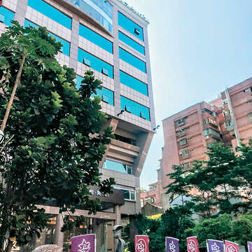 延平北路帝國花園廣場大廈這片土地,原是錦茂茶行和春風得意樓所在。(攝影/高讚賢)