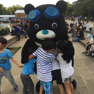 臺北市吉祥物熊讚與日本民眾熱情互動