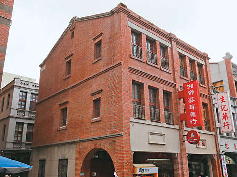 以日式紅磚為材、西式工法建造的洋樓式建築。（攝影／林俊耀）