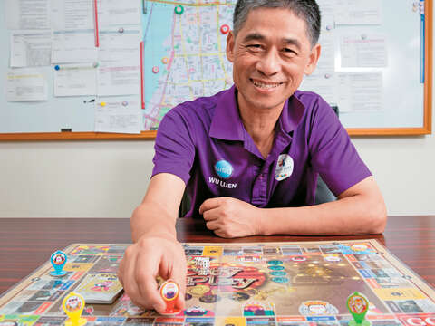 大同區長林聰明表示透過「戀念大同City Play」闖關遊戲，可拉近民眾與店家的距離。（攝影／林煒凱）