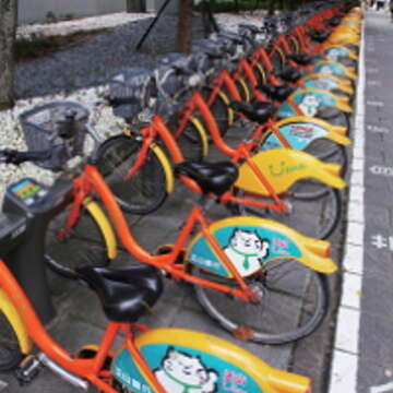 信義線沿線都設有 YouBike租借站,陪你探索臺北的大街小巷。(攝影/王能佑)