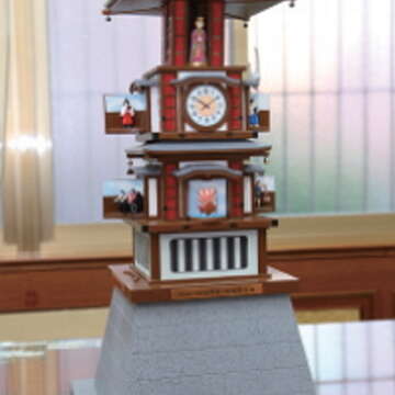 松山─道後溫泉祈福機械鐘即日起在松山慈祐宮前廣場亮相。（圖為模型，攝影／王能佑）
