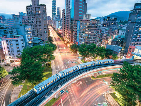 ​​​​​​​首都圈捷運以便捷的路網為民眾節省更多通勤時間。（攝影／馮志祺）