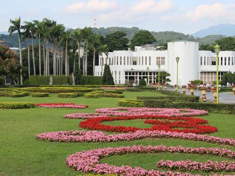 新生公園充滿歐洲花園風味的怡情園