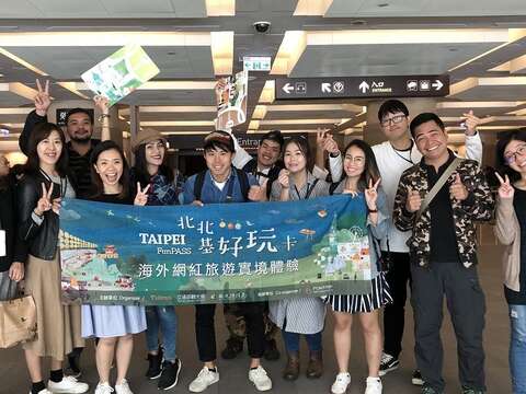 海外網紅旅遊實境體驗參觀國立故宮博物院