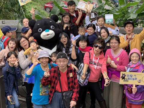 熊讚化身導覽員帶民眾暢遊秘境_北投鄉村漫遊趣